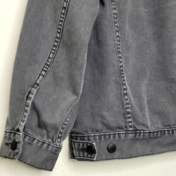 Free People Oversized Distressed Denim Trucker Jacket Size S/XS - Picture 9 of 12